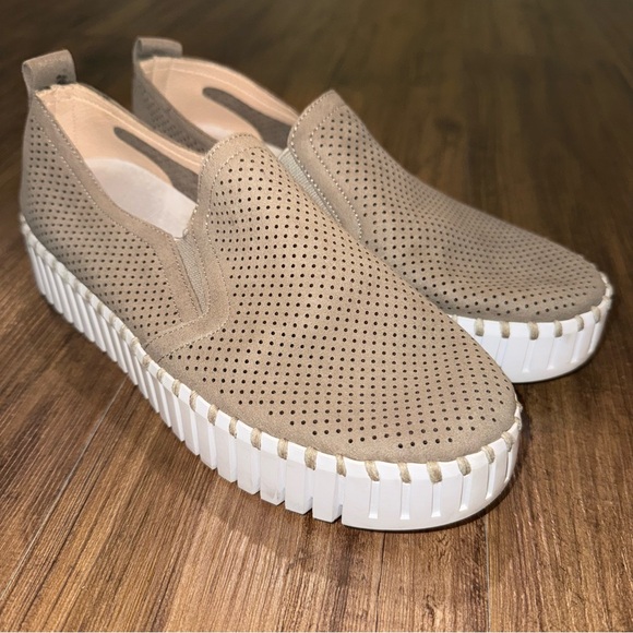 Ilse Jacobsen Shoes - Ilse Jacobsen Gray/Beige Perforated Slip-On Sneakers